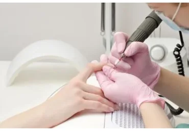 Аппаратный маникюр за 15 минут (Альбина Серова)