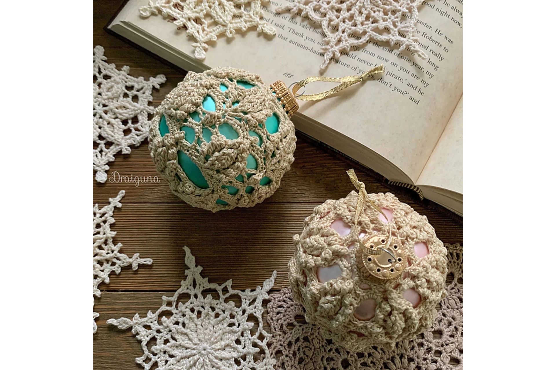 Узор «Inscribed Ornament Cover» (Джулия Харт), фото 1 из 1.