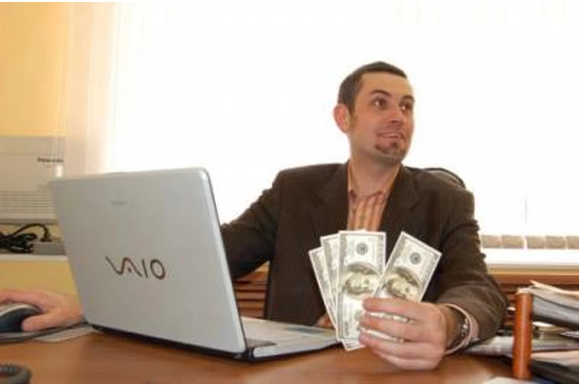 [Анонимный Предприниматель] Как успеть заработать более 200к под новый год  (Алексей Иванов), фото 1 из 1.