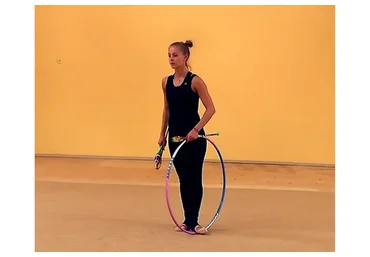 Урок 16. Комплекс упражнений с обручем для укрепления кисти (Екатерина Пирожкова)