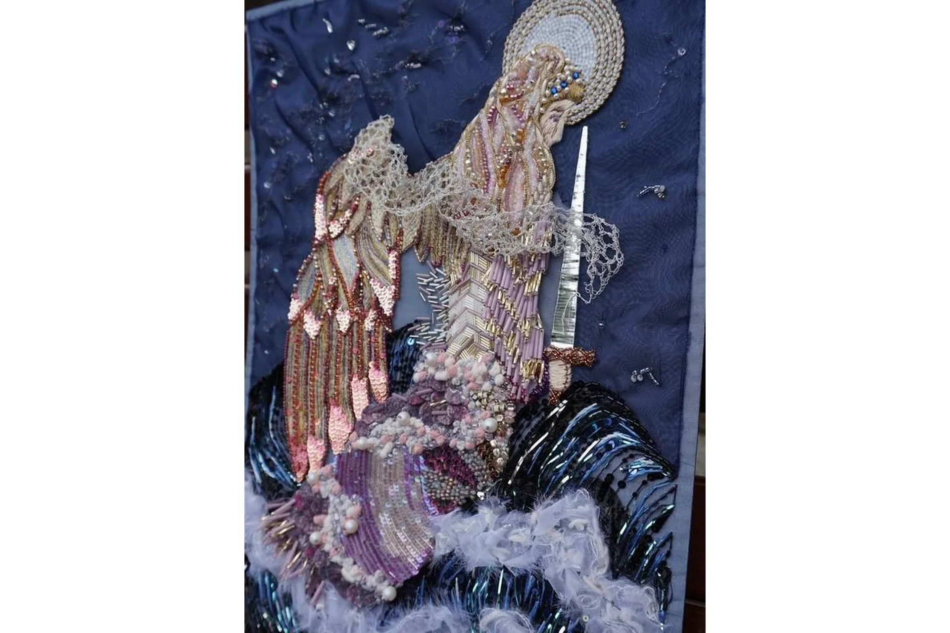 Вышивальное реалити. Серия 8. Модерн-вышивка Ангел (Лена Завражина), фото 1 из 1.