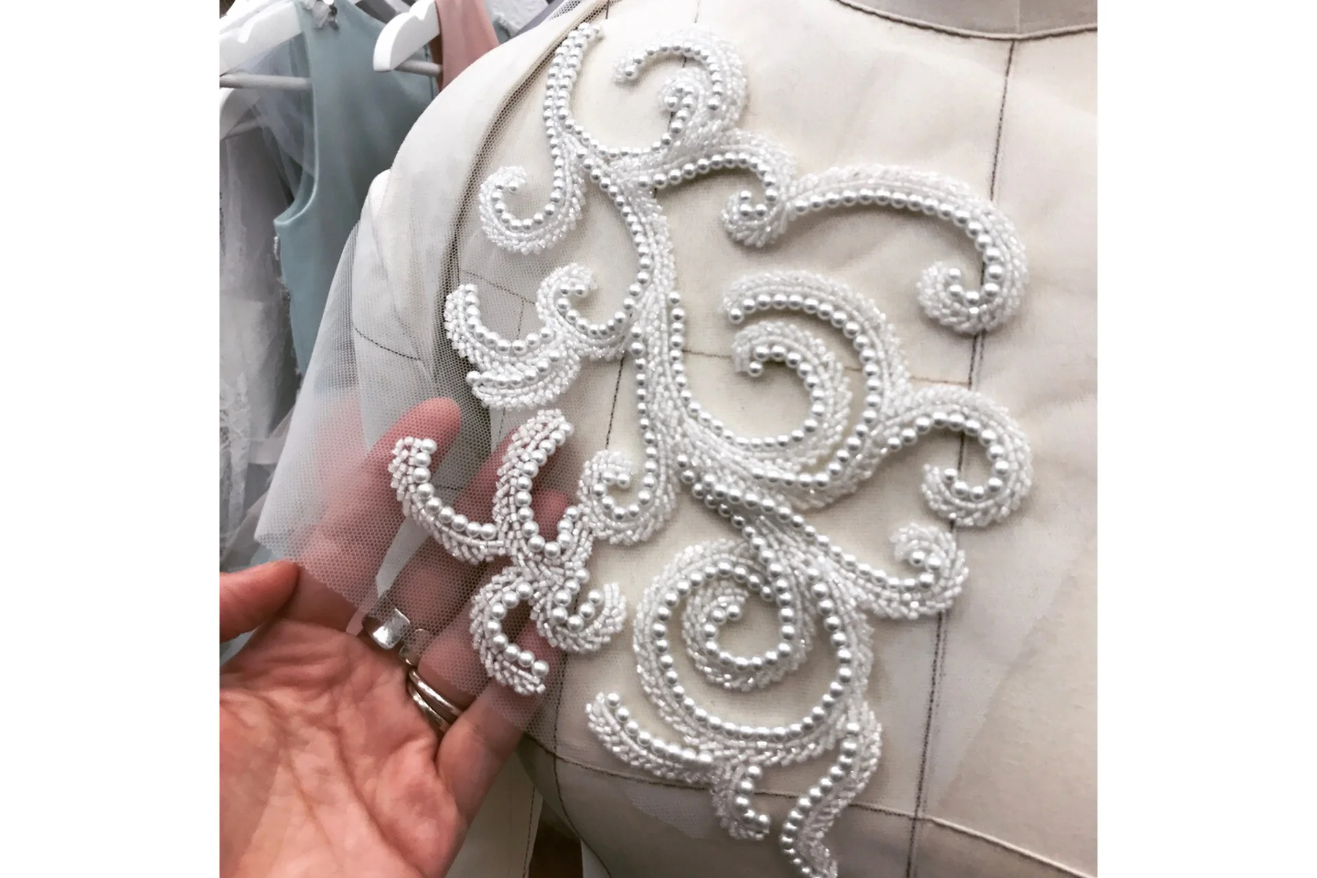 Основы тамбурной вышивки: люневильская вышивка, индийская вышивка (Виктория Бойко), фото 1 из 1.