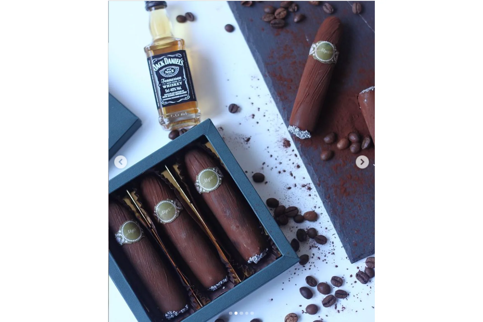 [Студия «Мусс»] Пирожное в виде сигары (Виктория Углева), фото 1 из 1.