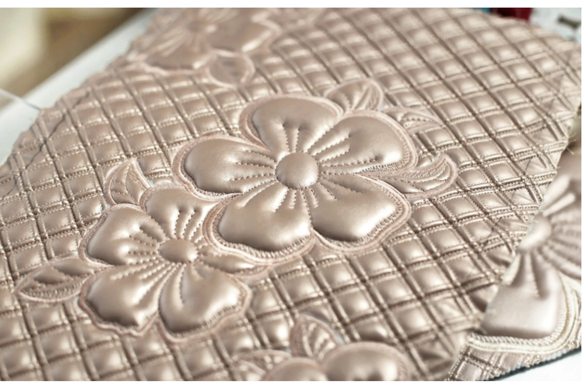 Объемная, машинная вышивка на стёганой основе (Валентина Букеева), фото 1 из 1.