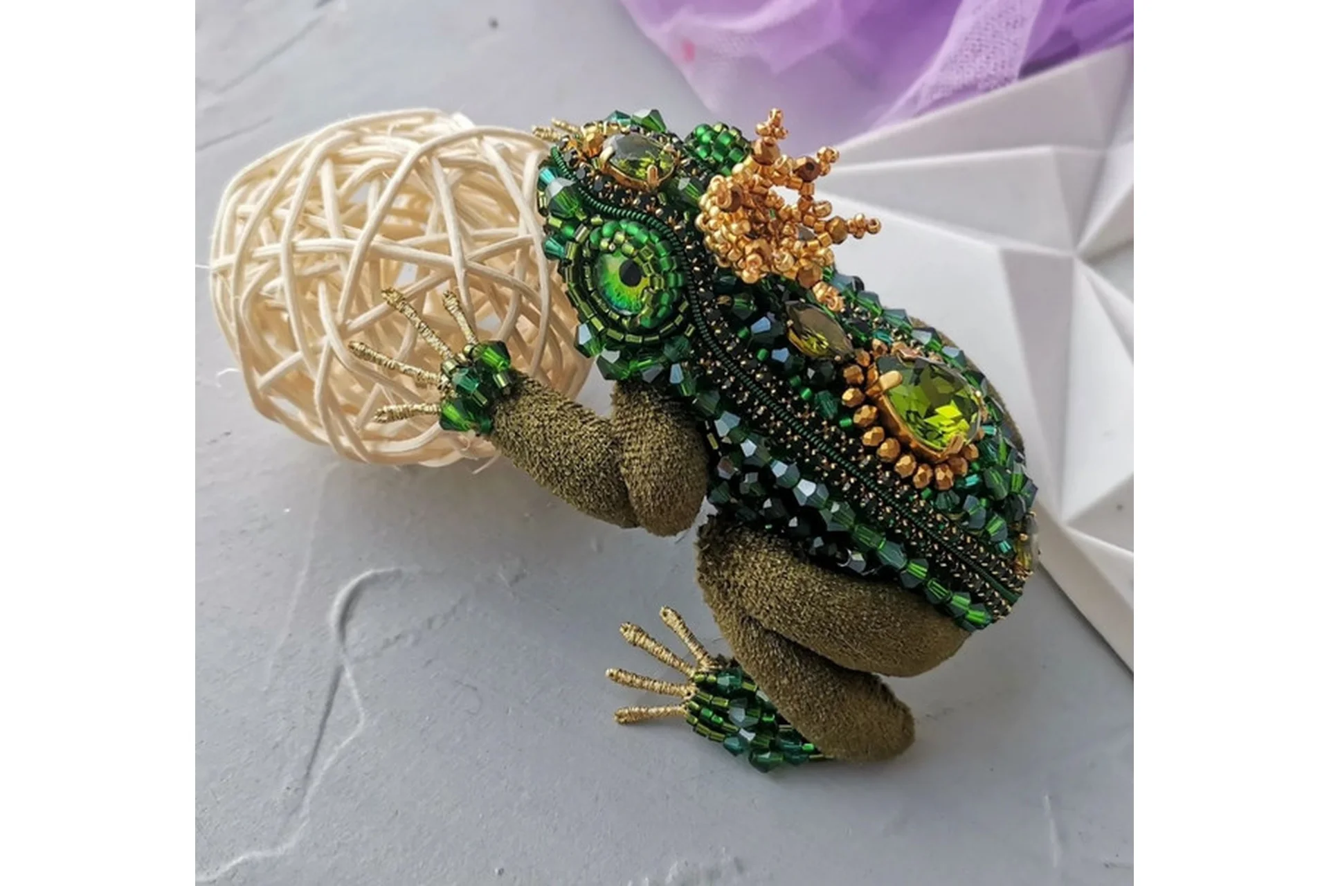 Архитектурная 3d  брошь Принцесса-лягушка (Ангелина Пеях), фото 1 из 1.