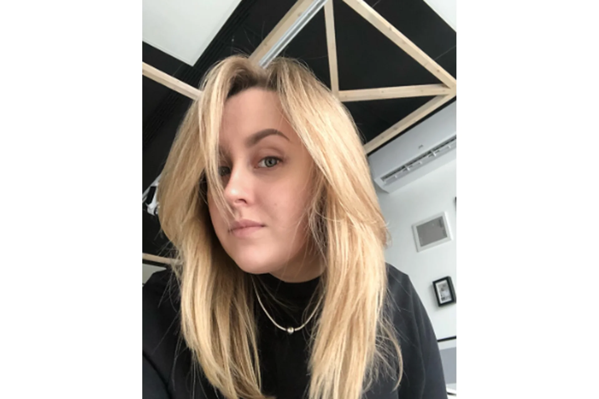 Бизнес в окопах (Снежана Лунева), фото 1 из 1.