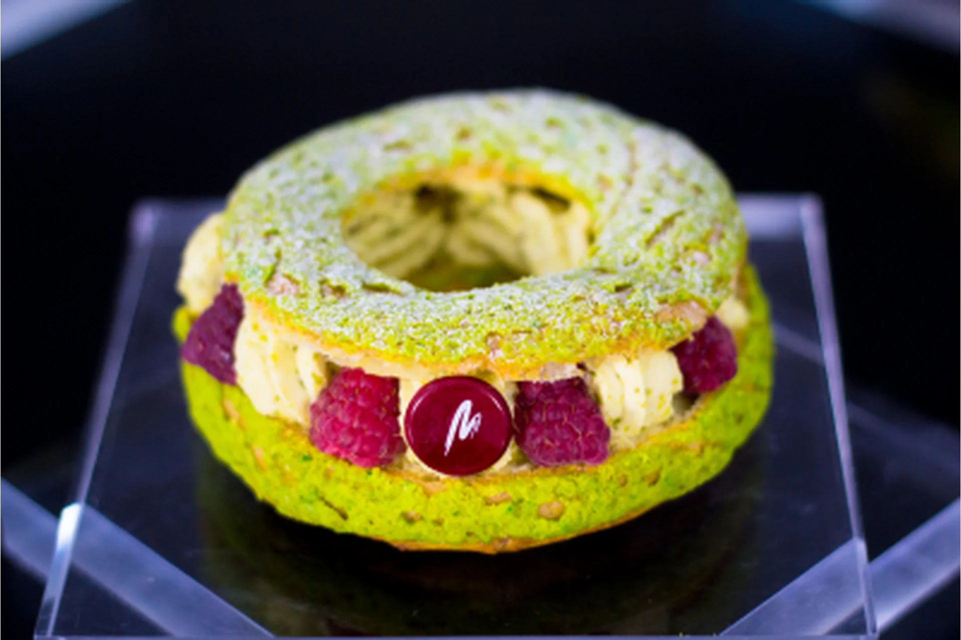 [PastryCampus] Пирожное Пари-Брест с фисташками и малиной (Мария Селянина, Татьяна Сердцева), фото 1 из 1.