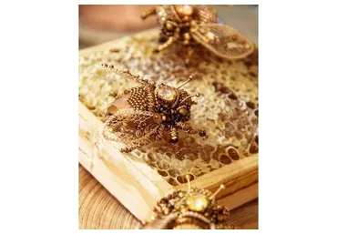 Брошь «Медовая пчелка 3D» (Александра Морозова)