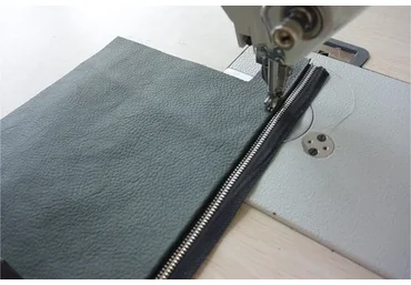 [Leatherschool N1] Маленькая прямоугольная сумочка (Алёна Острогляд)