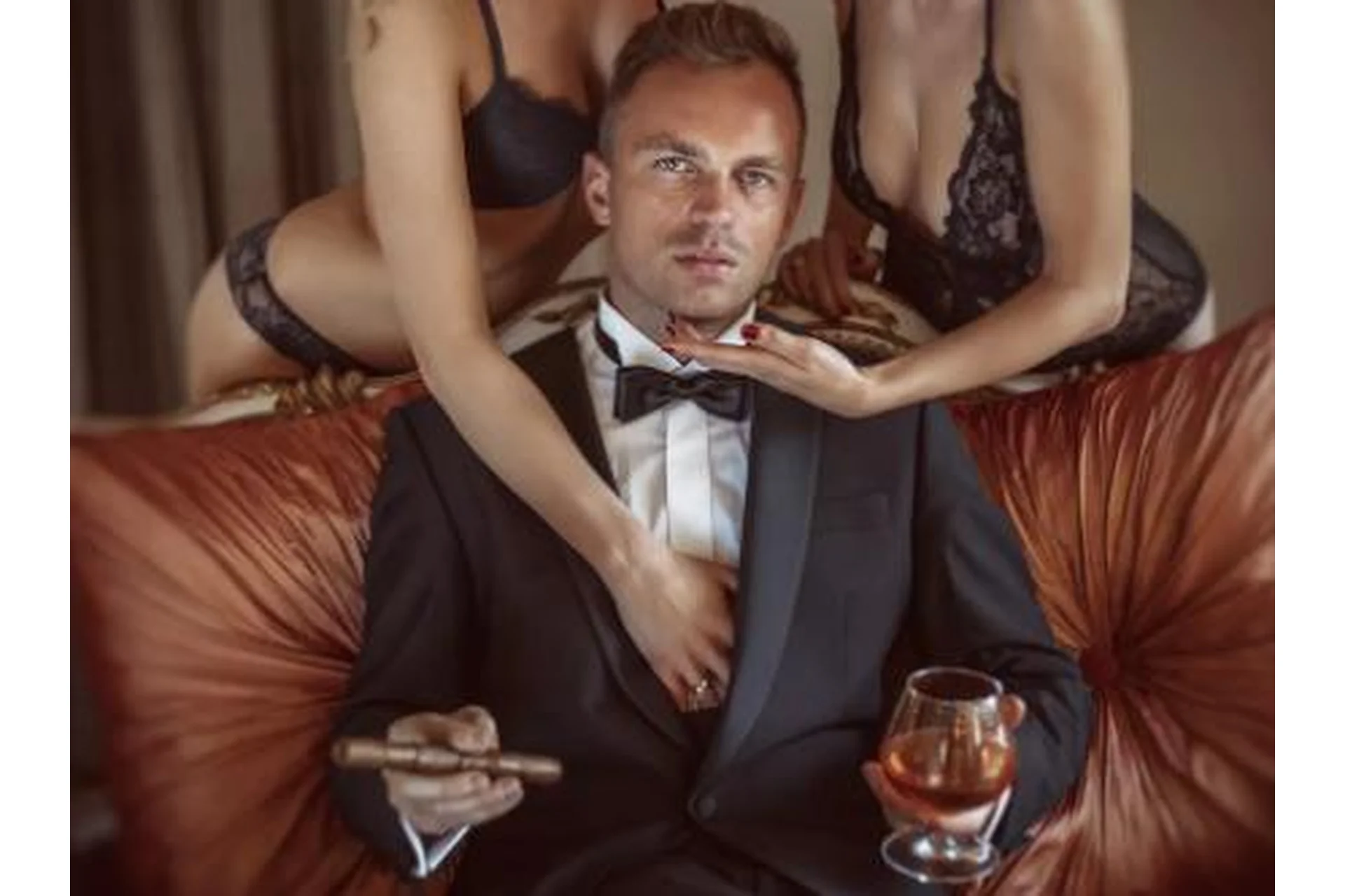 Комплект готовых решений онлайн-соблазнителя. Версия 2.0 (Сергей Еленин), фото 1 из 1.