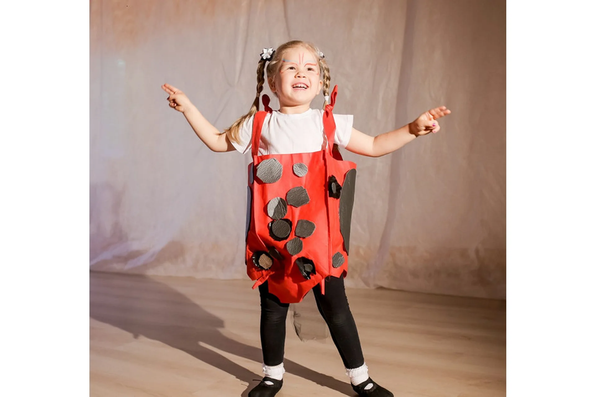 [Умничка] Конспекты занятий по театральной студии для детей 4-7 лет. Весь год (Софья Тимофеева), фото 1 из 1.