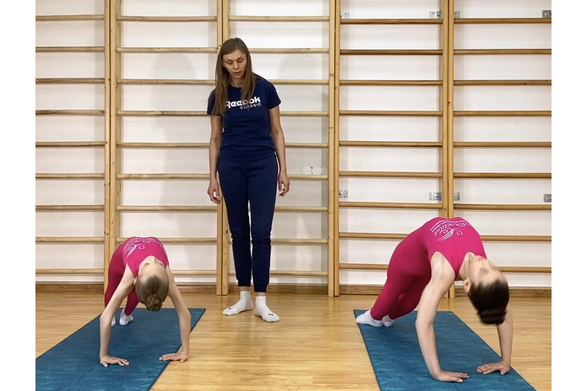 Развитие гибкости спины, часть первая (Инна Яромова), фото 1 из 1.