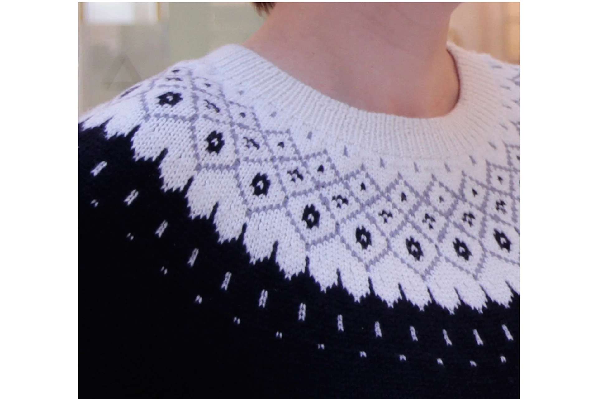 Круглая кокетка. Жаккард. Энтрелак. Свинг. Интарсия (Наталья Кошелькова), фото 1 из 1.