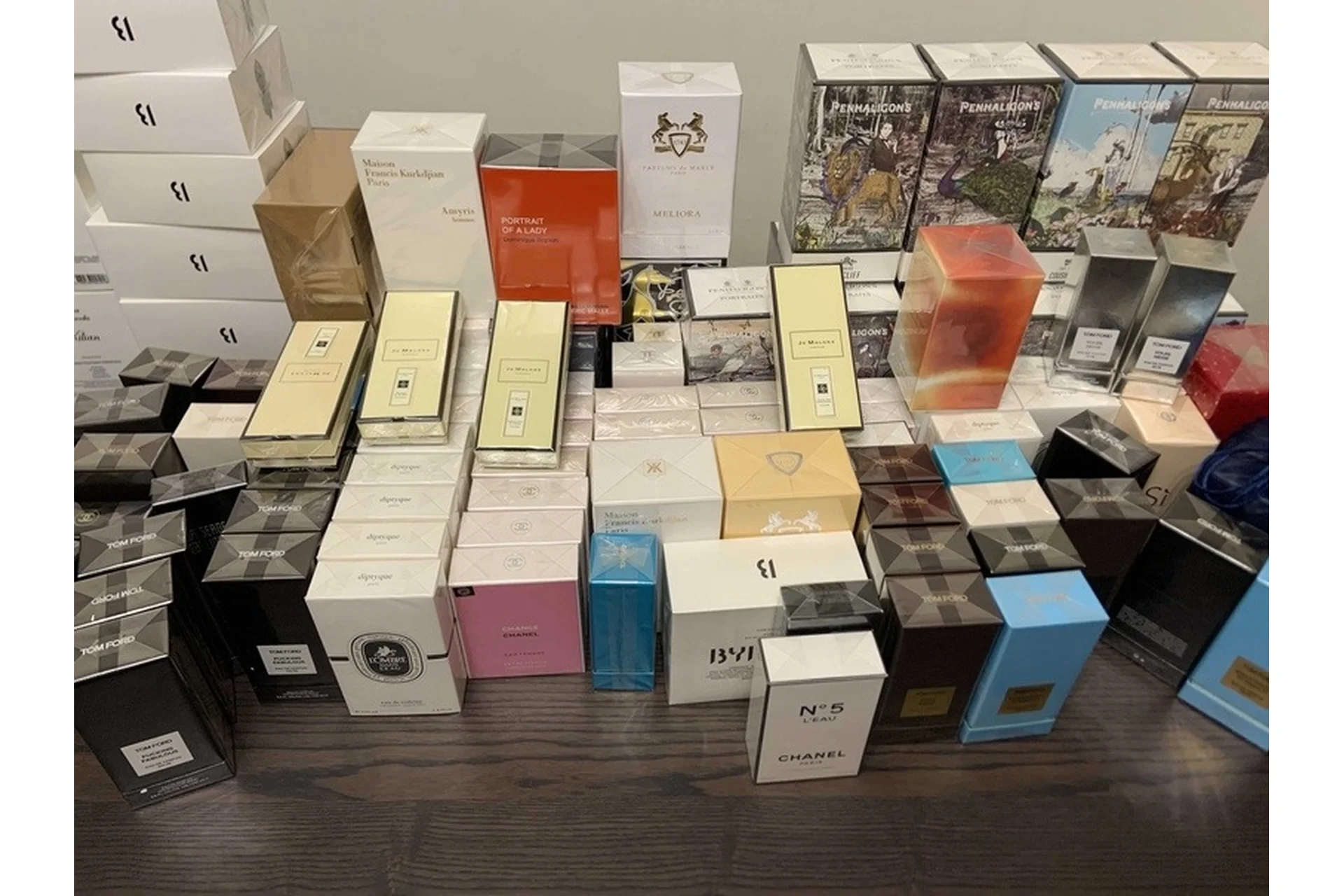 ЕBay Perfume Seller (Дмитрий Малышев), фото 1 из 1.