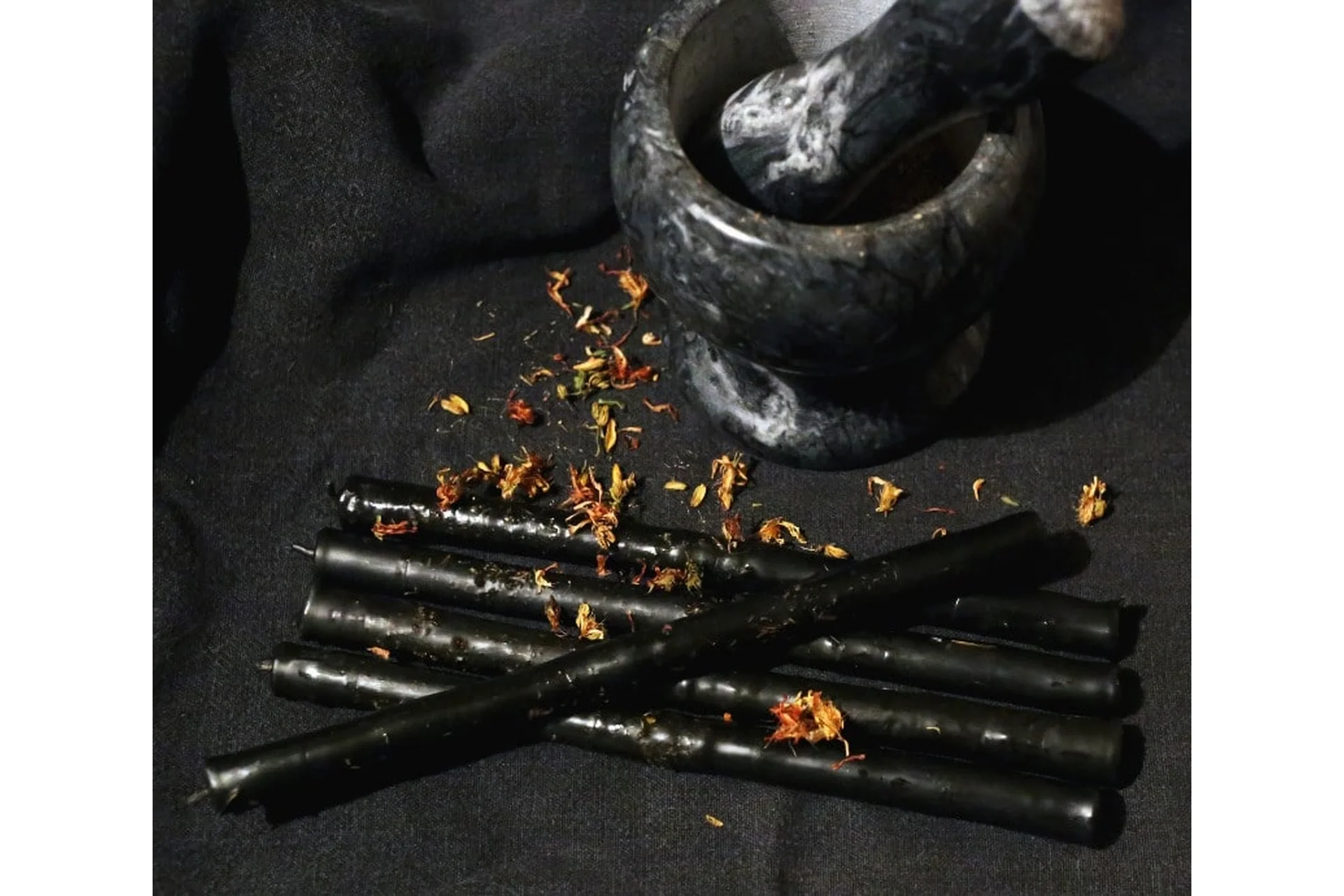 [Древо Мира] Литье магических свечей (Мара), фото 1 из 1.