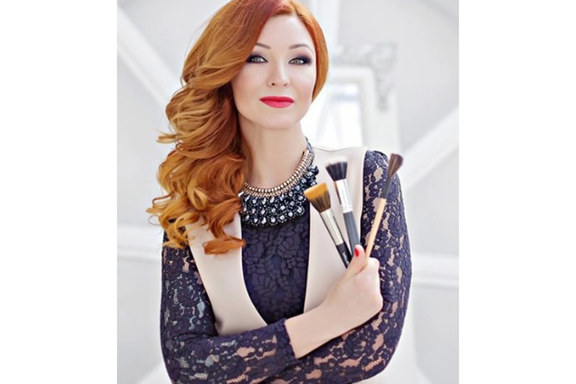 Он-лайн курс MakeUpper (Анна Комарова), фото 1 из 1.