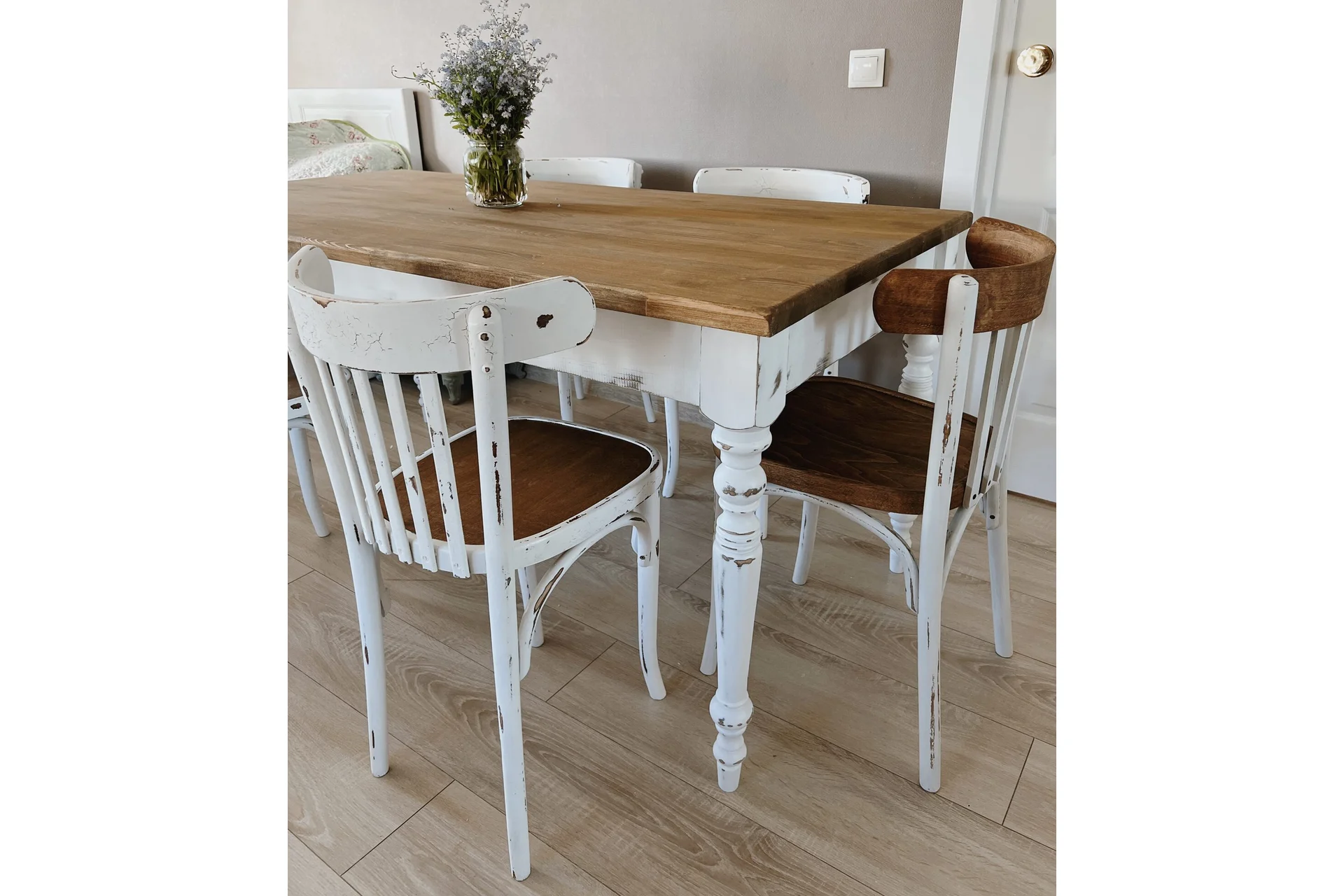 Урок Стол (Валери Фирс), фото 1 из 1.