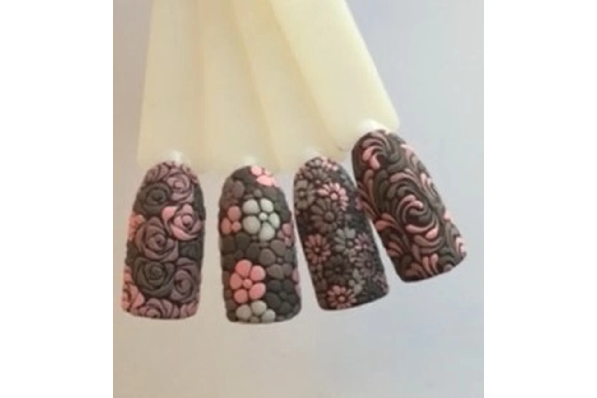 Дизайны в трех тонах (Альбина Серова), фото 1 из 1.