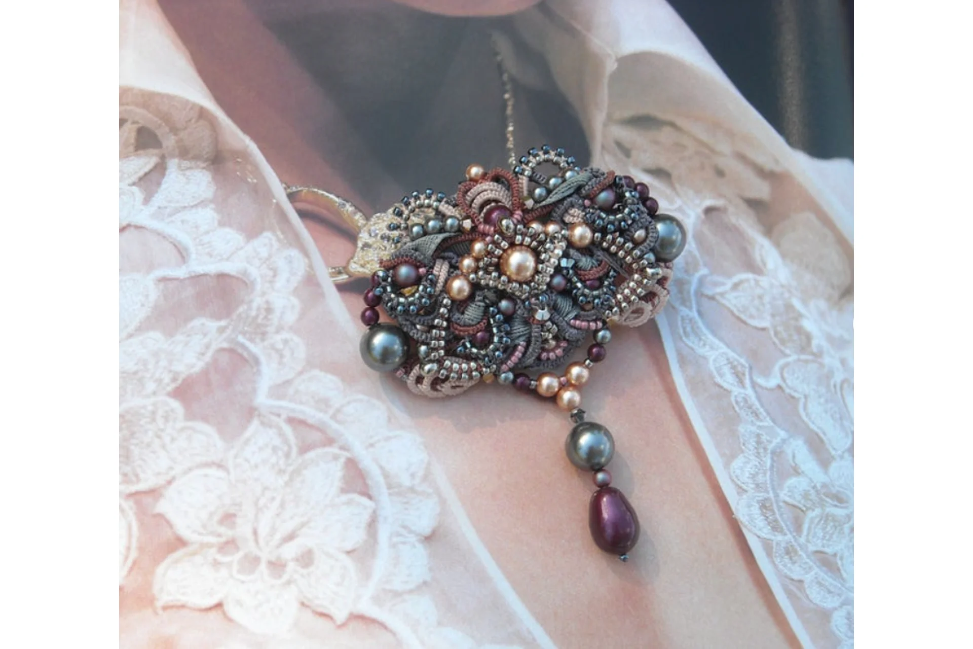 [Фриволите] Брошь-подвеска (Алла Визир), фото 1 из 1.