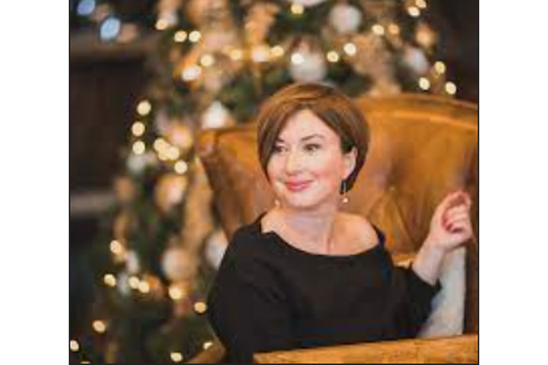 Твоя светская безупречность (Оксана Спиваковская)(2016), фото 1 из 1.