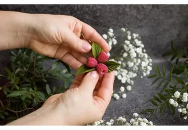 Малина + сборка брошки и сережек (Екатерина Килязова)