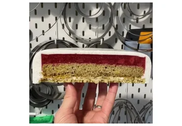 Торт Клубника-фисташка-ваниль (Ильназ Искаков)