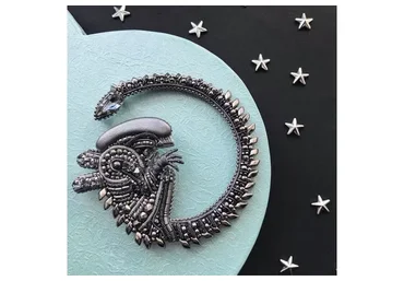 Брошь Чужой (brooch_from_stars)