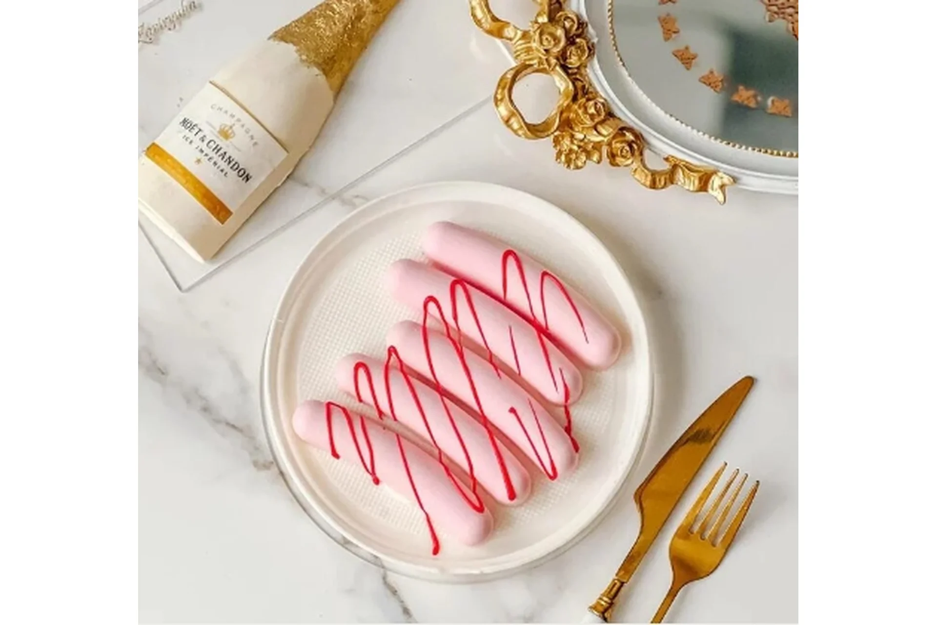 Шоколадные сосиски и тарелка + урок по гибкому шоколаду (Екатерина Завирюха), фото 1 из 1.