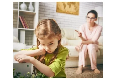 Проклятие и дар матери. Взгляд психотерапевта через призму трех парадигм (Юлия Огаркова-Дубинская)