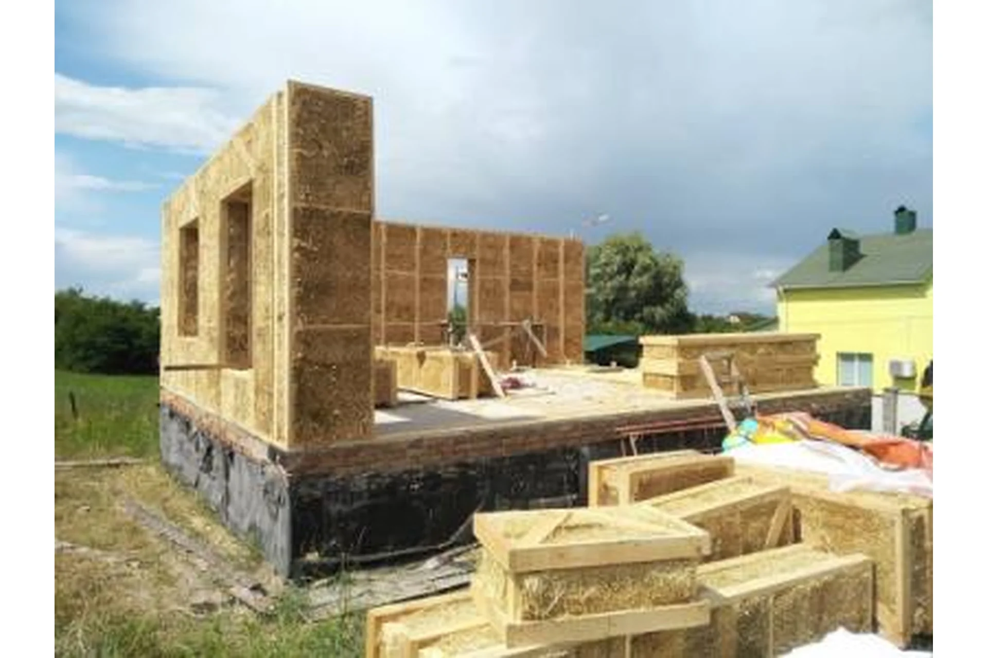 Строительство из соломенных блоков: полное руководство, фото 1 из 1.