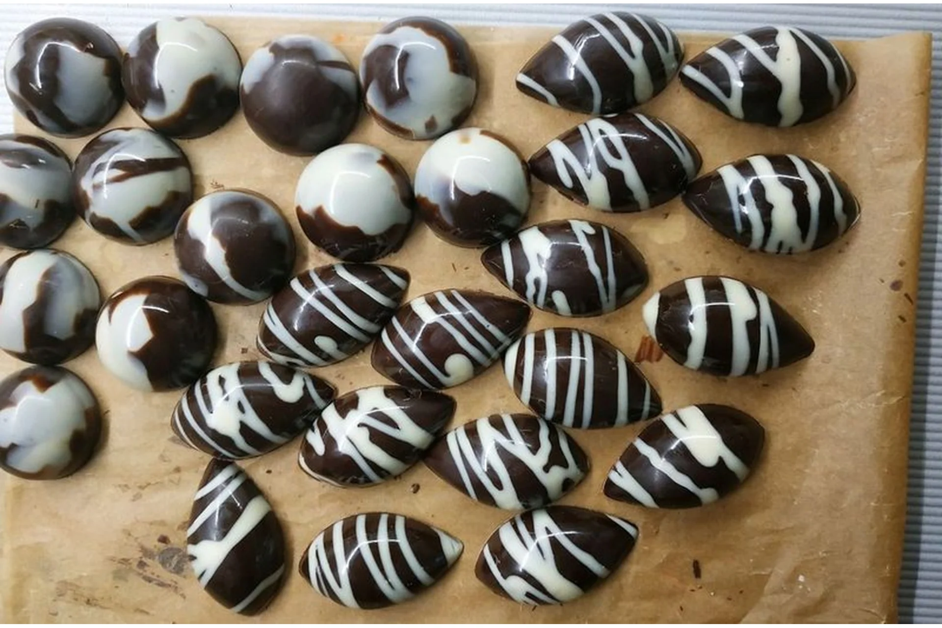 Корпусные конфеты. Более 5 способов дизайна и окрашивания (Алексей Глaзыpин), фото 1 из 1.