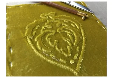 Вышивка рельефных узоров на бархате (Ирена Гаша)