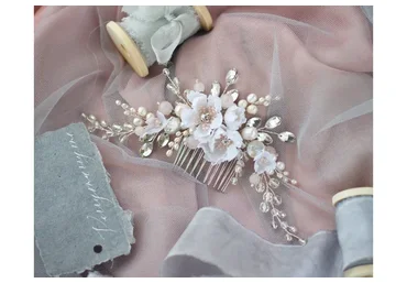 Гребень с цветами из шелка (Наталья Чечельницкая)