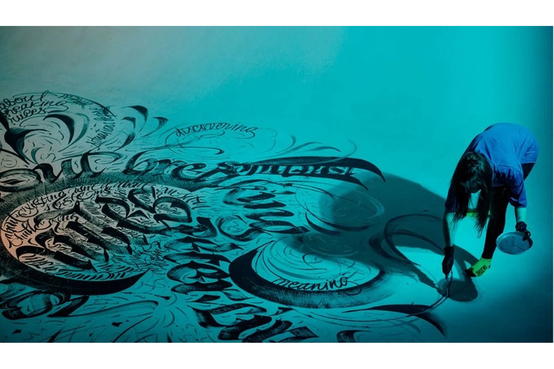 Calligraphy. Как создать рукописный логотип (Вика Лопухина), фото 1 из 1.