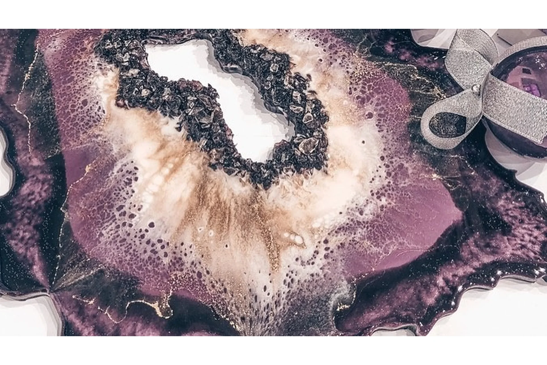 Срез камня из эпоксидной смолы (Маша Прапорщикова), фото 1 из 1.