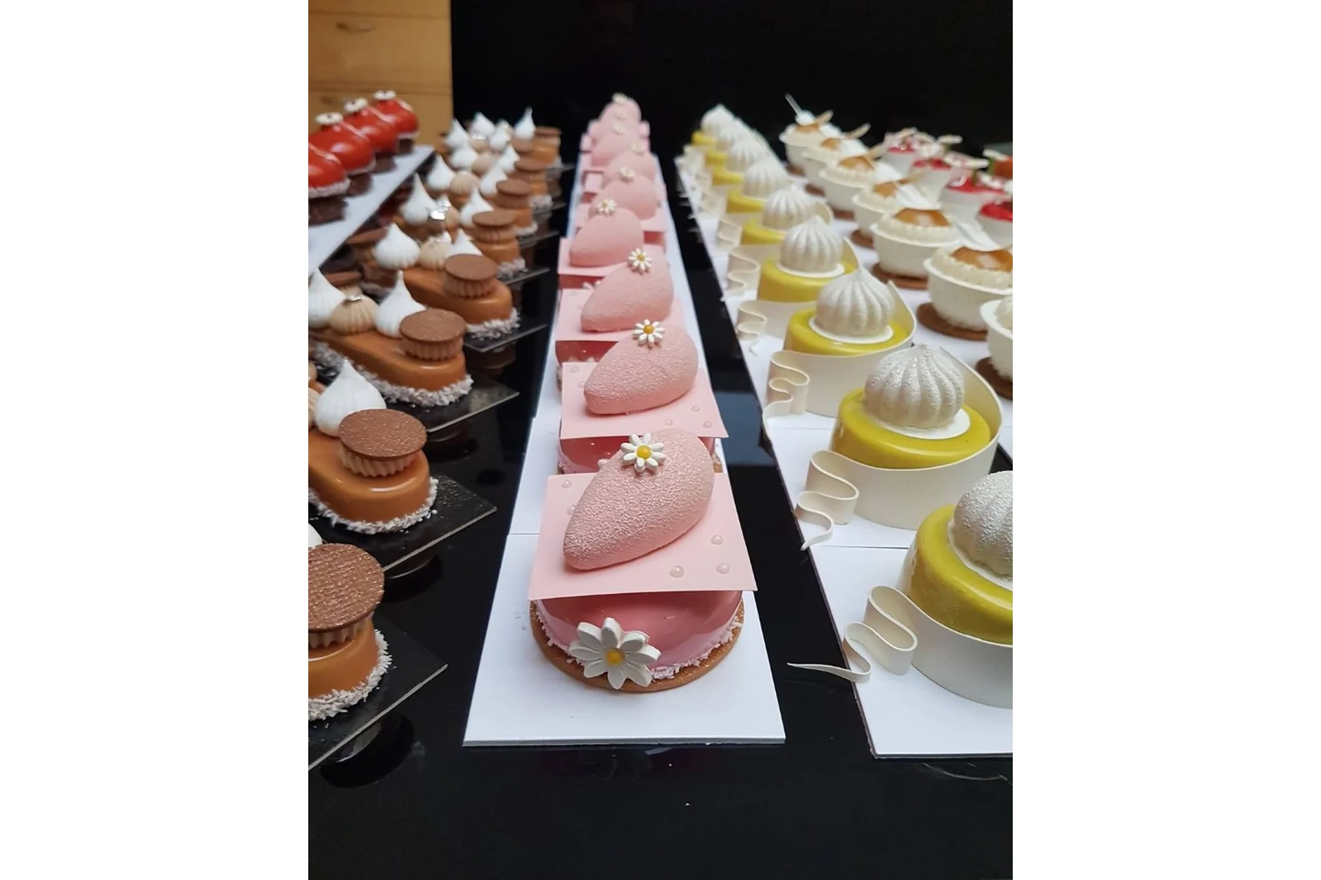 [pastry_theory] Кондитерская теория онлайн. Витринные десерты (Юля Бакова), фото 1 из 1.