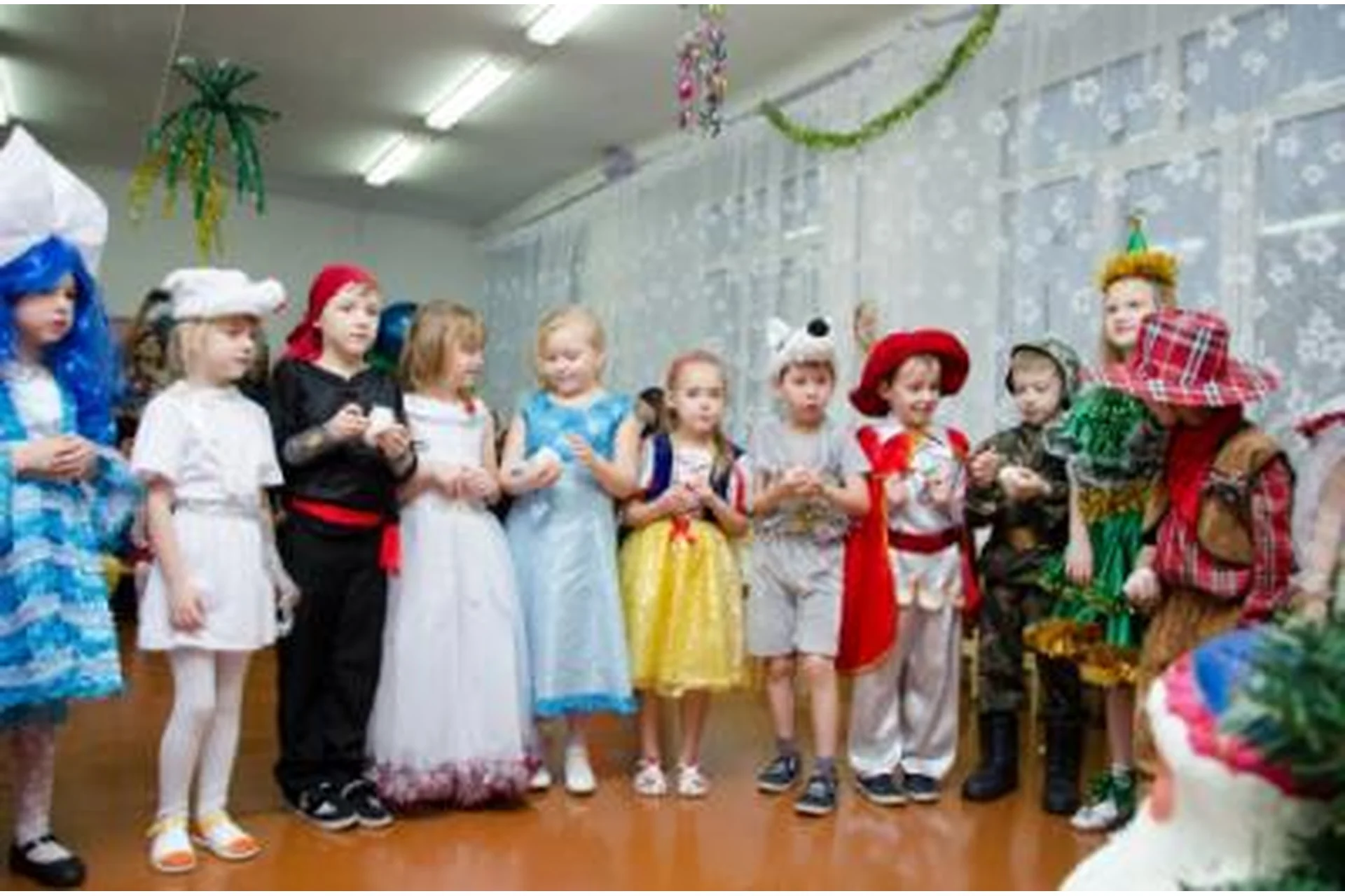 Сценарий новогоднего праздника для детей 1-7 лет «Подготовка к Новому году» (Софья Тимофеева), фото 1 из 1.