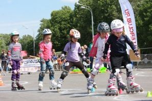 Ставим ребенка на ролики (Виктория Раз)