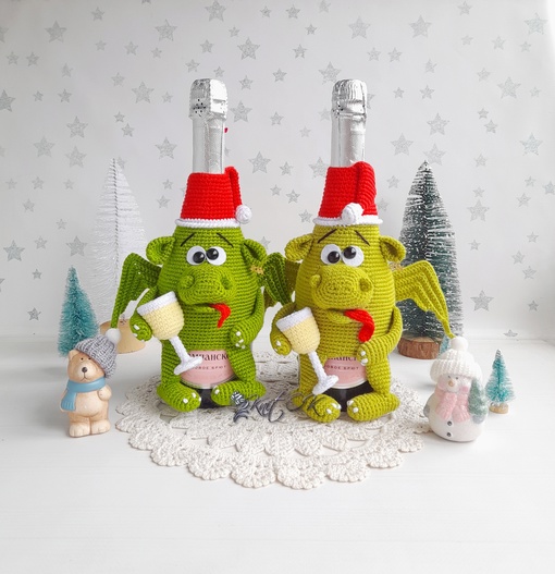 [ПрикОльгины вязалки] Чехол на шампанское Дракоша (Ольга Коваленко)