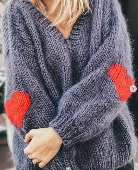 Cвитер Love is (barbie.nika)