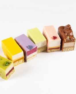 Ритмы вкуса: нарезные пирожные (Вера Никандрова)