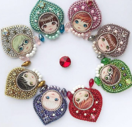 Брошь «Девочка в кокошнике» (Светлана Игнатьева)