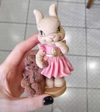 Урок по окрашиванию шоколадной фигурки в молде (Дарья Евсеева)