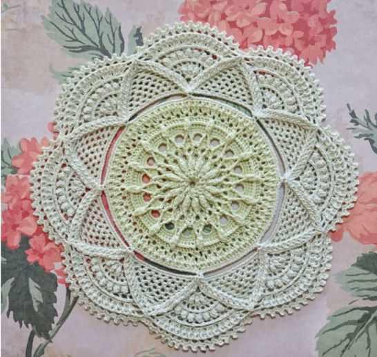 Салфетка Kusuma (croche.nesia)