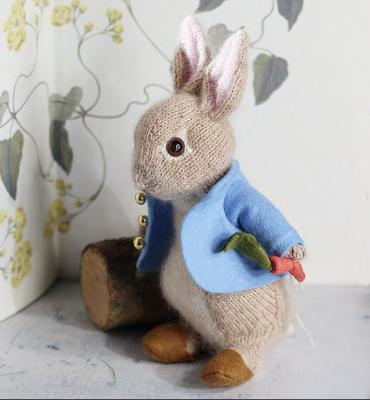 [ravelry] Вязанный спицами Кролик Peter Rabbit (Claire Garland)