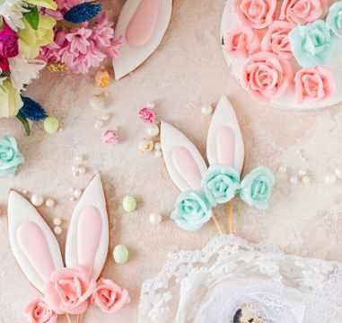 Декор на кулич "Ушки и розы". Тариф "Я сам" (Екатерина Завирюха)