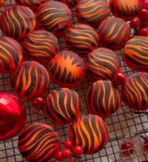 Новогодние макарон (Николай Гагарин, Артем Валентинов) @gift_cookies