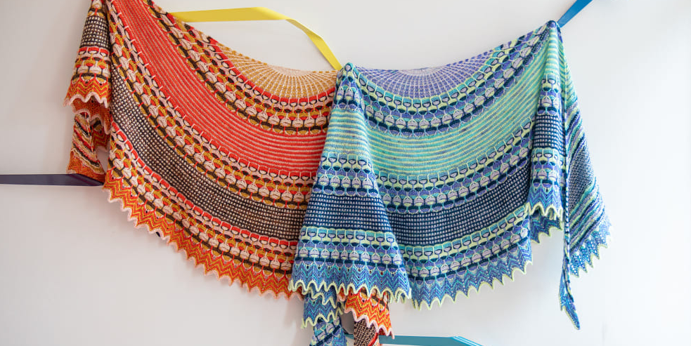 [Вяжи.ру] Многоцветная шаль Aurora Cabin (Stephen West)