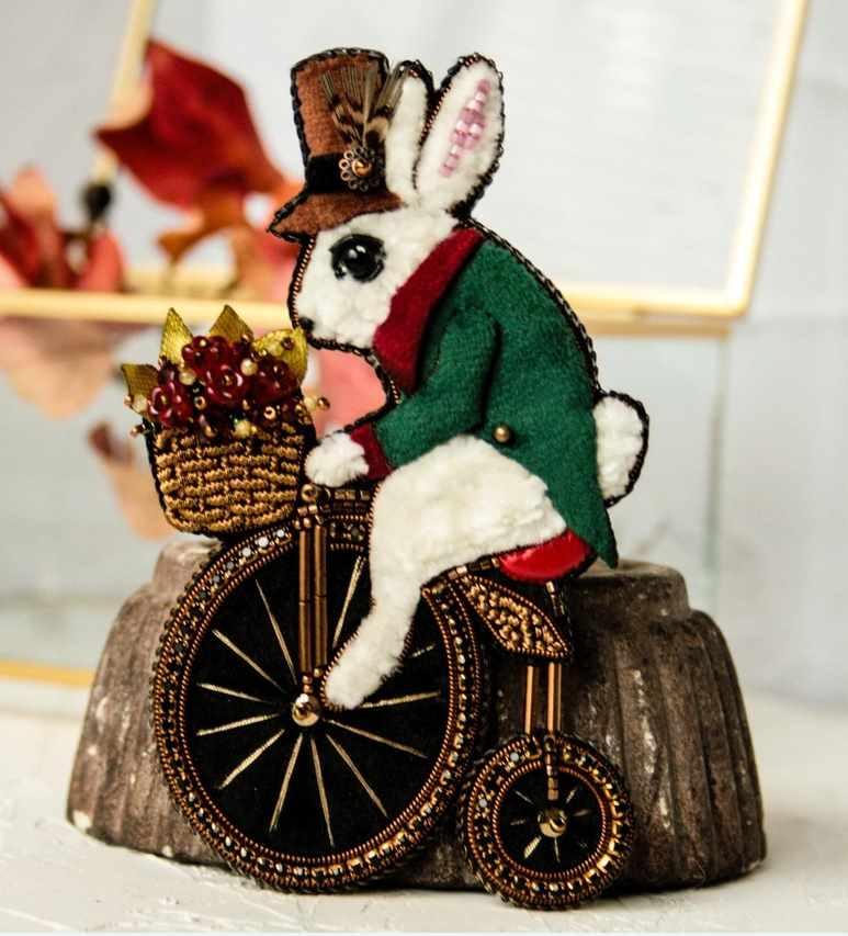 Брошь Джентльмен Кроль (Ксения Соболева)