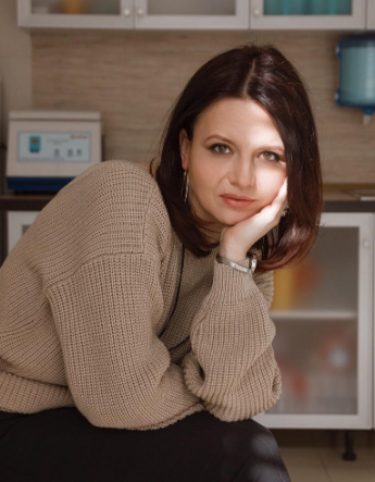 Закрытый клуб. Апрель 2023 (Юлия Блюм)